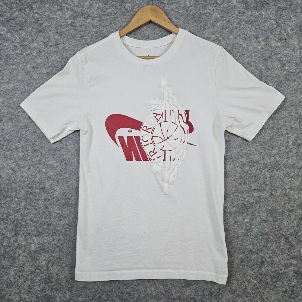 Nike Air Jordan Kids Size S Tee T-Shirt Wings Basketball Logo Upside Down Swoosh